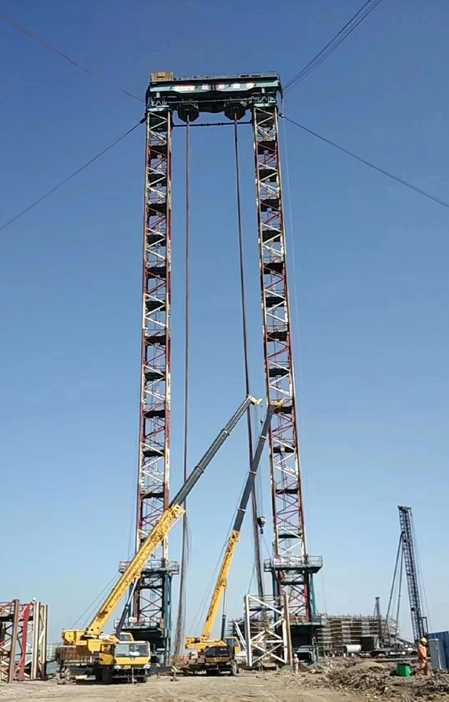 1684402678444207.jpg 2台100T配合吊装.jpg