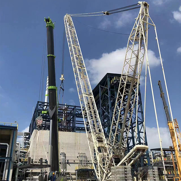 1684402856110478.jpg 200T汽车吊和500T履带吊配合吊装.jpg